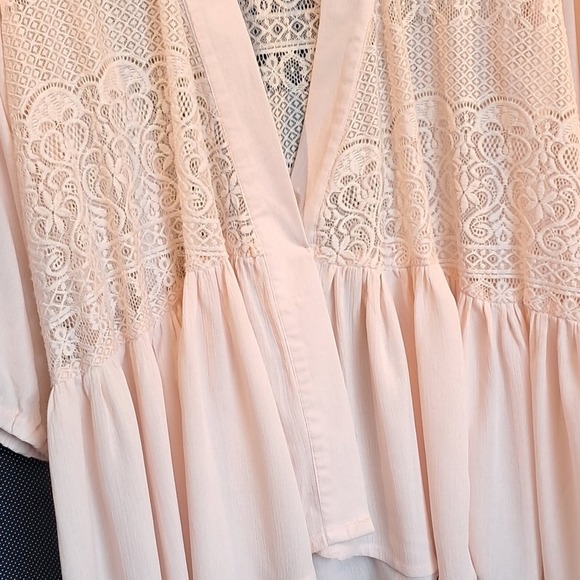 Live & Let Live Lace Kimono Open Front Peplum Top Blouse Pink Bohemian - Picture 8 of 9